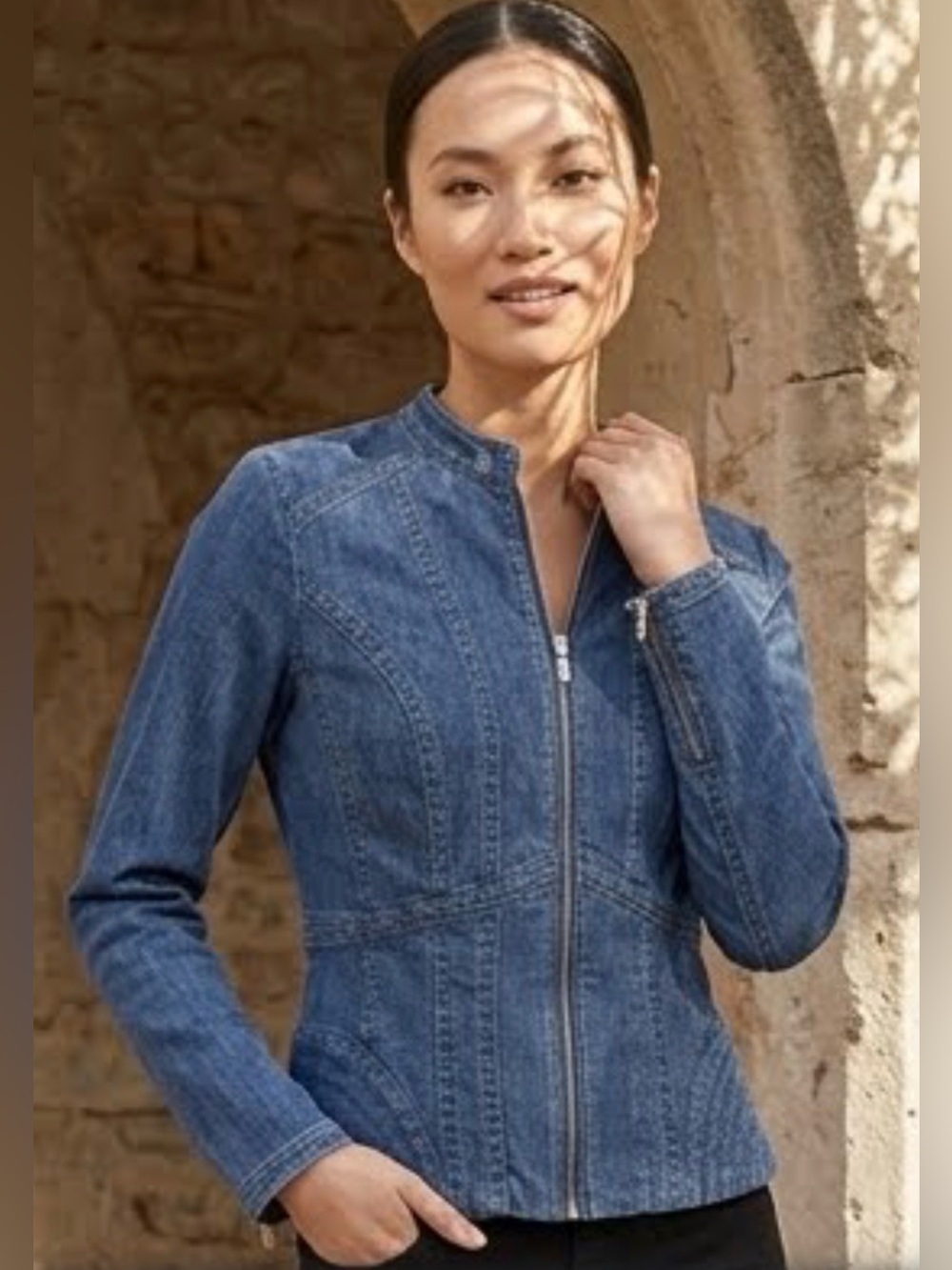 White House Black Market Women's Blue Denim Zip-Front Jacket size 12 EUC
